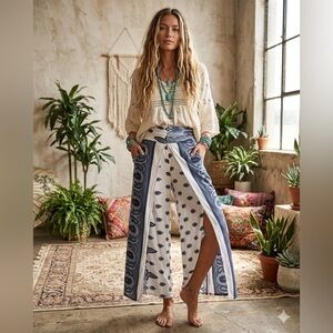 Kathmandu Boho Split-Leg Wide Cropped Thai Pants Blue Paisley M L Rayon